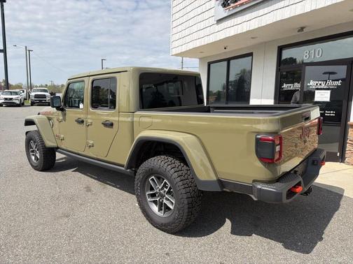 41 2025 Jeep Gladiator Mojave