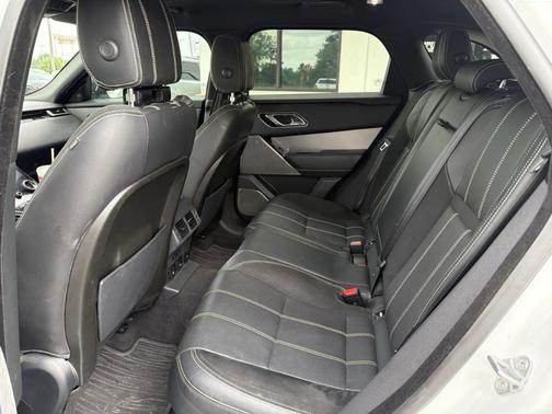 Fuji White 2018 Land Rover Range Rover Velar P250 SE R-Dynamic