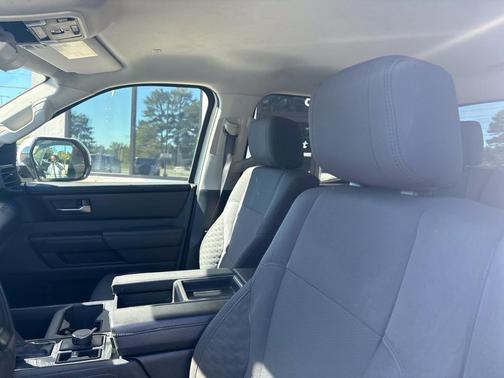 Ice 2024 Toyota Tundra SR5