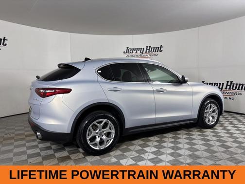 2021 Alfa Romeo Stelvio Base