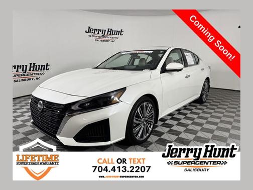 White 2023 Nissan Altima 2.5 SL