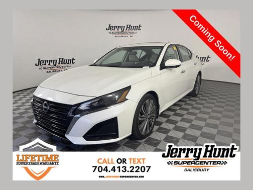 White 2023 Nissan Altima 2.5 SL