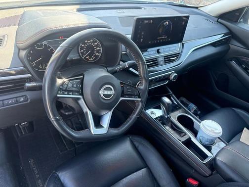 White 2023 Nissan Altima 2.5 SR
