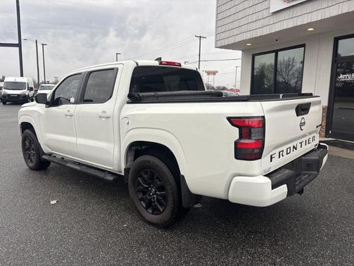 2023 Nissan Frontier SV