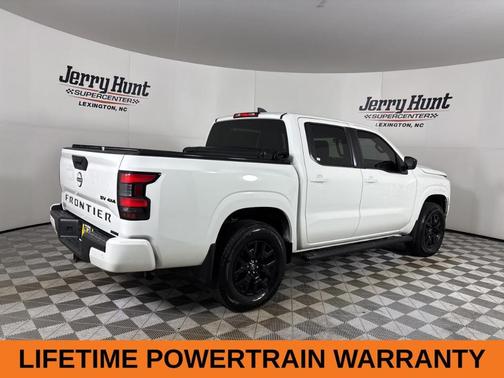 2023 Nissan Frontier SV