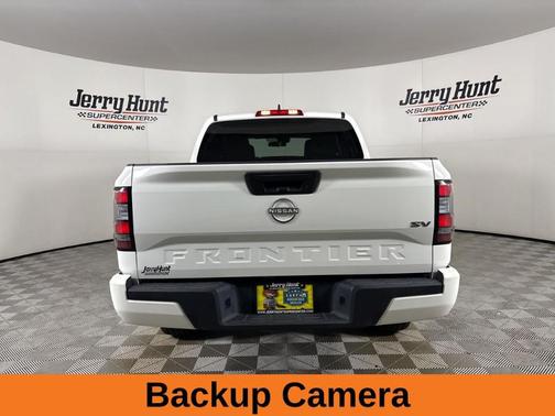 Glacier White 2022 Nissan Frontier SV