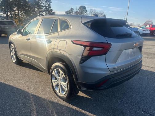 2025 Chevrolet Trax LS