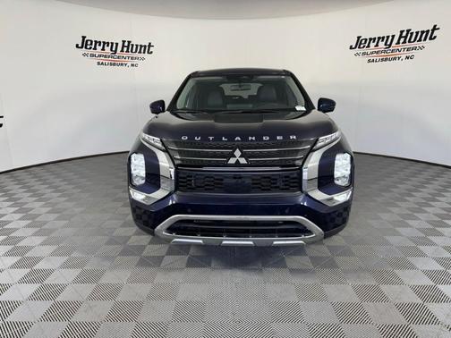 2023 Mitsubishi Outlander SE
