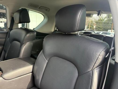 2023 INFINITI QX80 Luxe