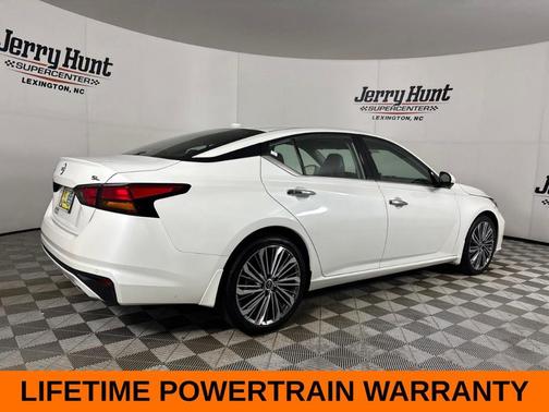 White 2024 Nissan Altima 2.5 SL
