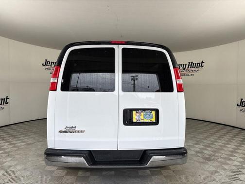 2024 Chevrolet Express 3500 LT