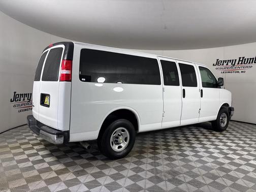 2024 Chevrolet Express 3500 LT