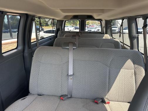 2024 Chevrolet Express 3500 LT
