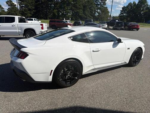 Oxford White 2024 Ford Mustang GT Premium