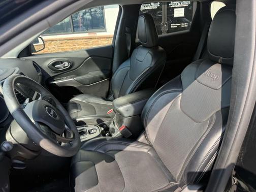 2022 Jeep Cherokee Latitude Lux