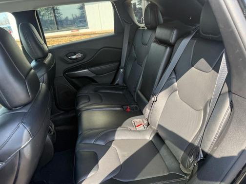 2022 Jeep Cherokee Latitude Lux