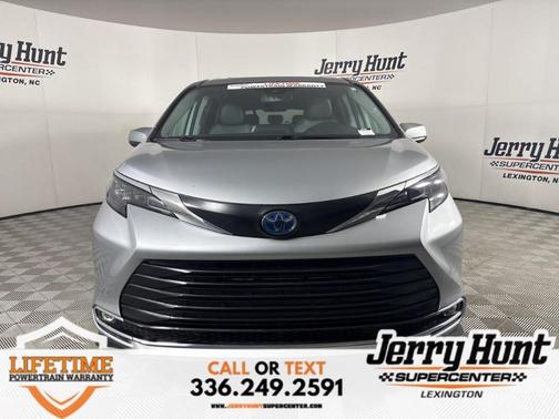 2024 Toyota Sienna XLE