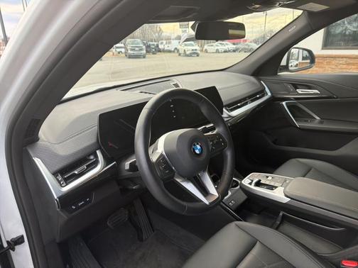 2025 BMW X2 xDrive28i