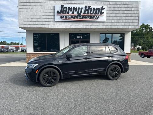 2022 Volkswagen Tiguan 2.0T SE R-Line Black