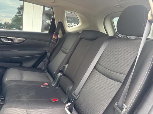 Gun Metallic 2019 Nissan Rogue SV