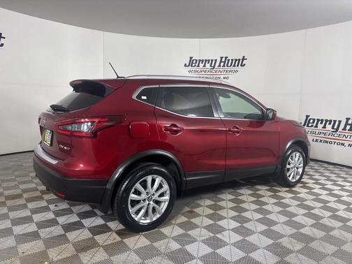 2022 Nissan Rogue Sport SV