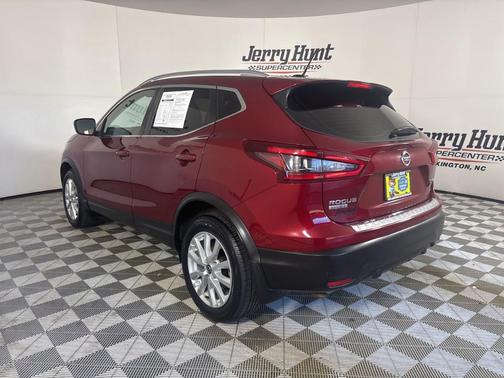 2022 Nissan Rogue Sport SV