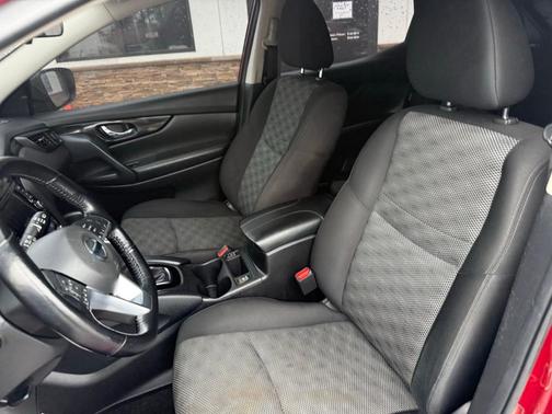 2022 Nissan Rogue Sport SV