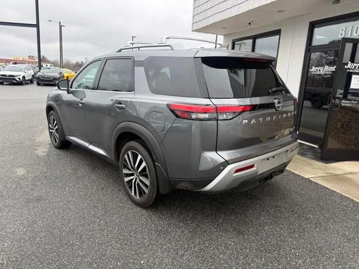 2024 Nissan Pathfinder Platinum