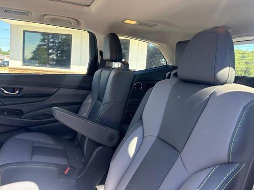 Crystal White Pearl 2023 Subaru Ascent Onyx Edition Limited
