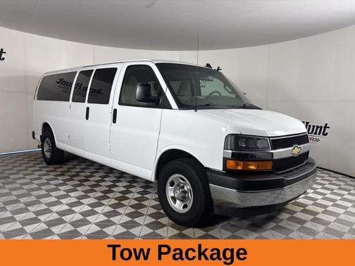 2017 Chevrolet Express 3500 LT