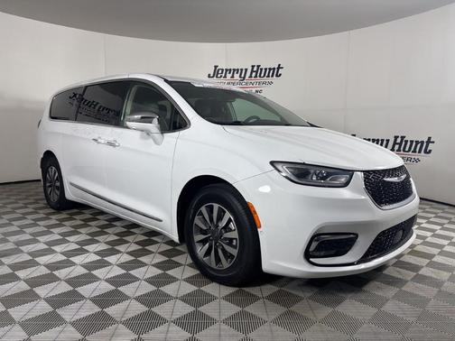 2022 Chrysler Pacifica Hybrid Limited