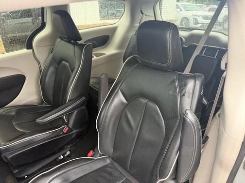 2022 Chrysler Pacifica Hybrid Limited