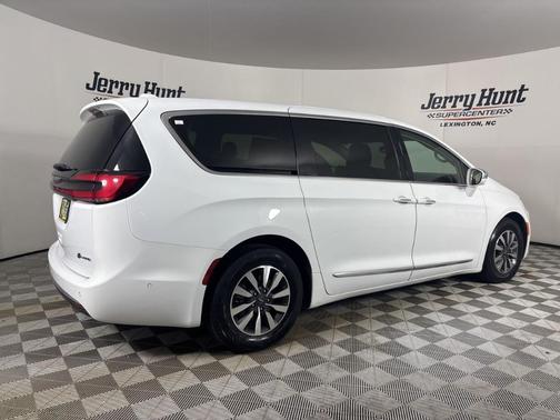 2022 Chrysler Pacifica Hybrid Limited