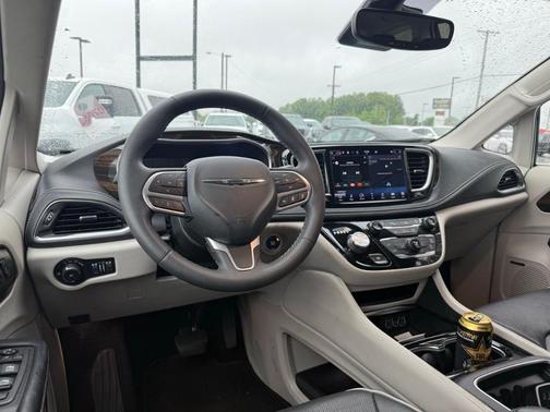 2022 Chrysler Pacifica Hybrid Limited