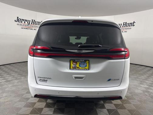 2022 Chrysler Pacifica Hybrid Limited