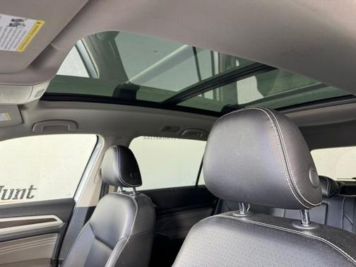 2022 Volkswagen Atlas 3.6L SE w/Technology