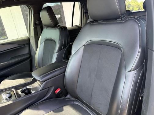Velvet Red Pearlcoat 2024 Jeep Grand Cherokee Laredo