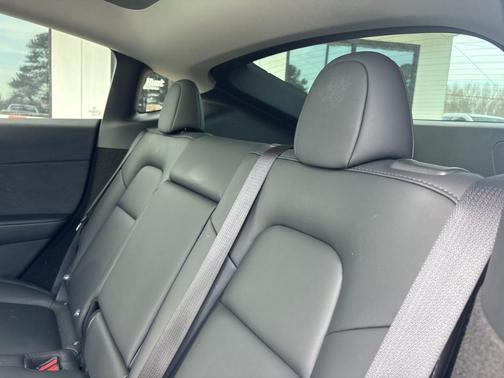 2025 Tesla Model Y Long Range