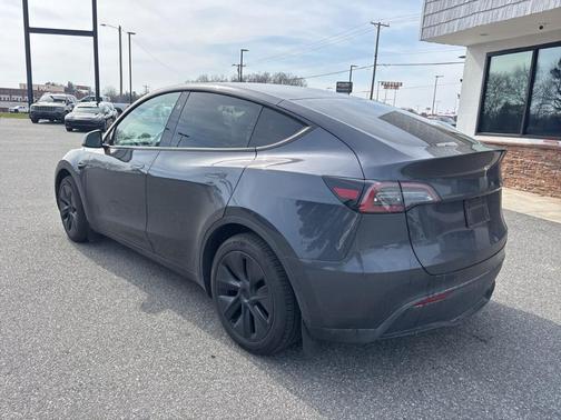 2025 Tesla Model Y Long Range
