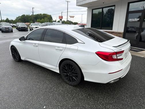 Platinum White Pearl 2022 Honda Accord Sport SE