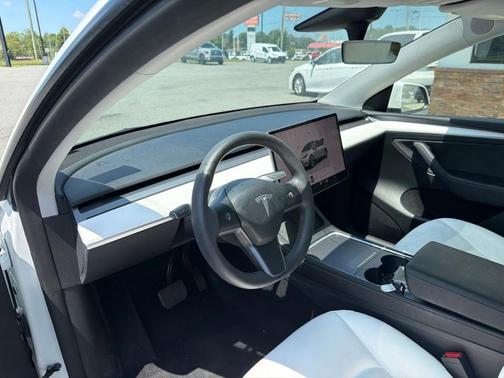 White 2023 Tesla Model Y Long Range