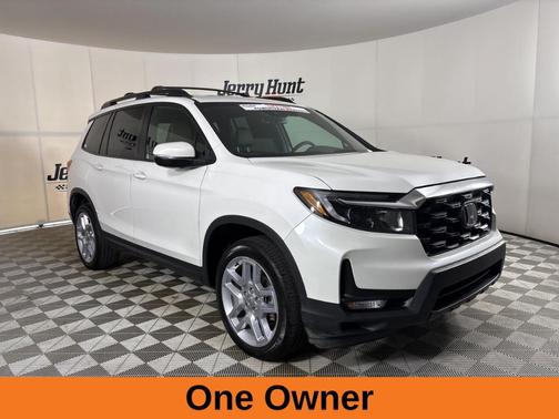 White 2025 Honda Passport EX-L