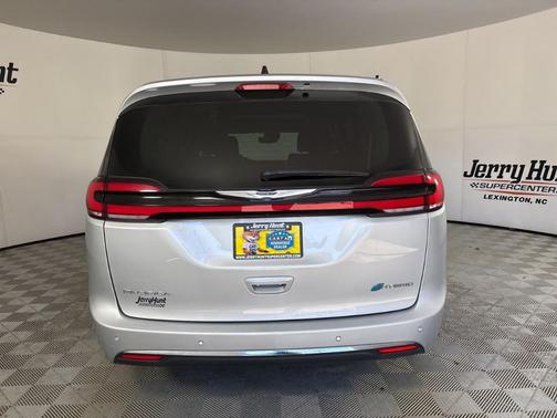 2023 Chrysler Pacifica Hybrid Limited