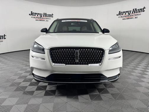 White Metallic 2022 Lincoln Corsair Standard