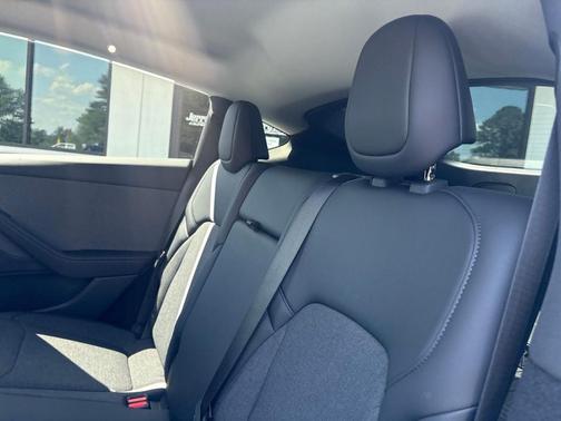 Pearl White Multi 2026 Tesla Model Y