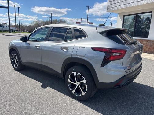 Sterling Gray Metallic 2024 Chevrolet Trax 1RS