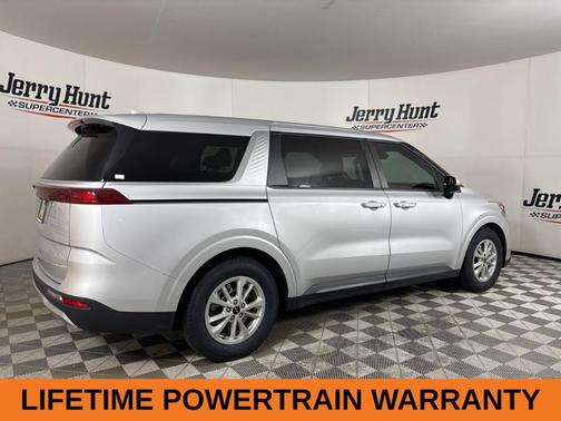2023 Kia Carnival LX
