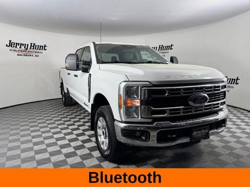 Oxford White 2024 Ford F-350 XLT