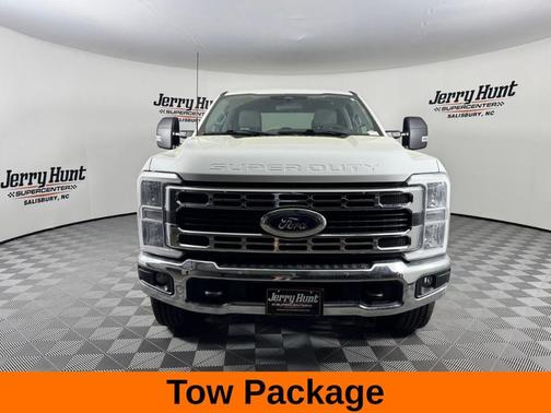 Oxford White 2024 Ford F-350 XLT