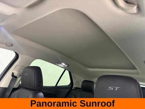White Frost Tri-Coat 2023 Buick Envision Essence